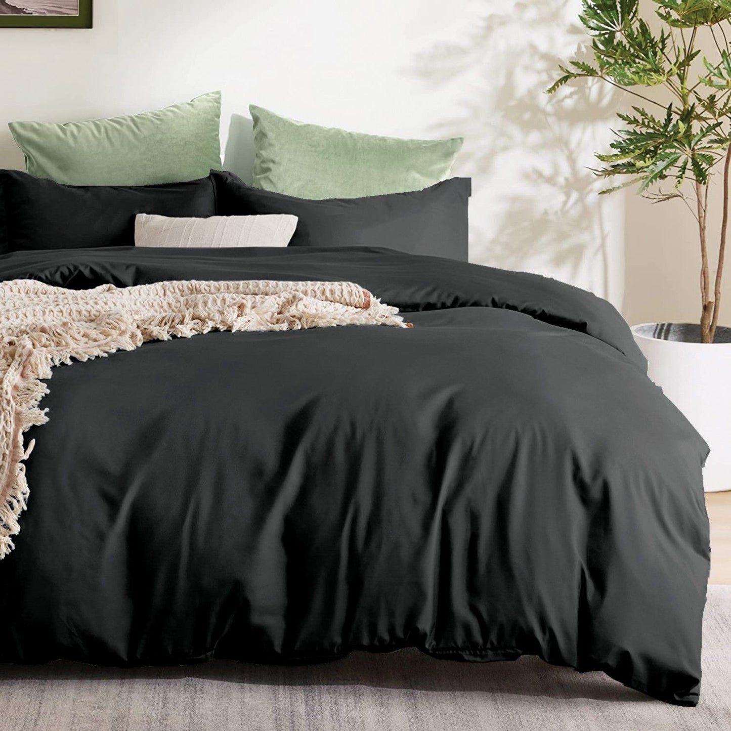 3 Piece Hotel Soft Microfiber Quilt Cover Set-2000TC Duvet/Donna Cover Set & Pillowcases -1 Quilt Cover Zipper Closure & 1 x Pillowcases-Breathable Bedding - Wrinkle, Fade, Stain Resistant(Black,Super King)